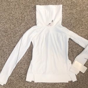 NWT lululemon Flurry Fighter Pullover size 6